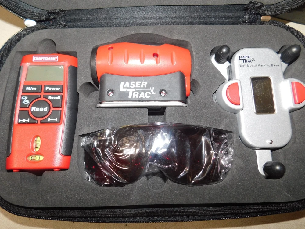 CRAFTSMAN LASER LEVEL TRAC COMBO KIT 4 N 1 MEASURING TOOL 9-48255 (EB94)