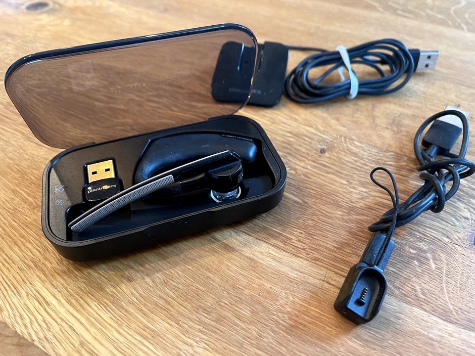 Plantronics Voyager Legend UC B235-M Ohrbügel Headset mit Mikrofon - Schwarz - Bild 3 von 4