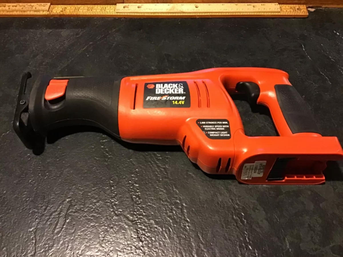 Black Decker Firestorm CRS144 14.4v Cordless Reciprocating Saw