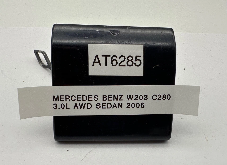 OEM 01-07 Mercedes-Benz W203 C280 C230 C320 parachoques trasero gancho de remolque tapa gris Foto 4 de 4