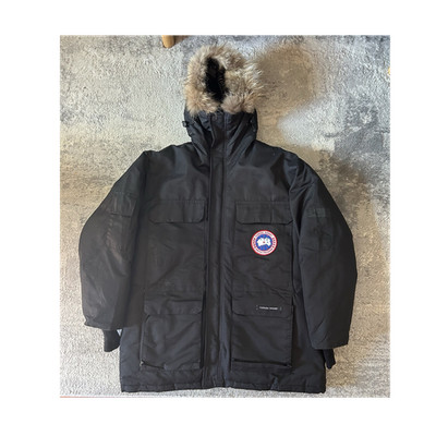 Canada Goose Expedition Herren Jacke schwarz L Daunenfüllung Coyote-Fell