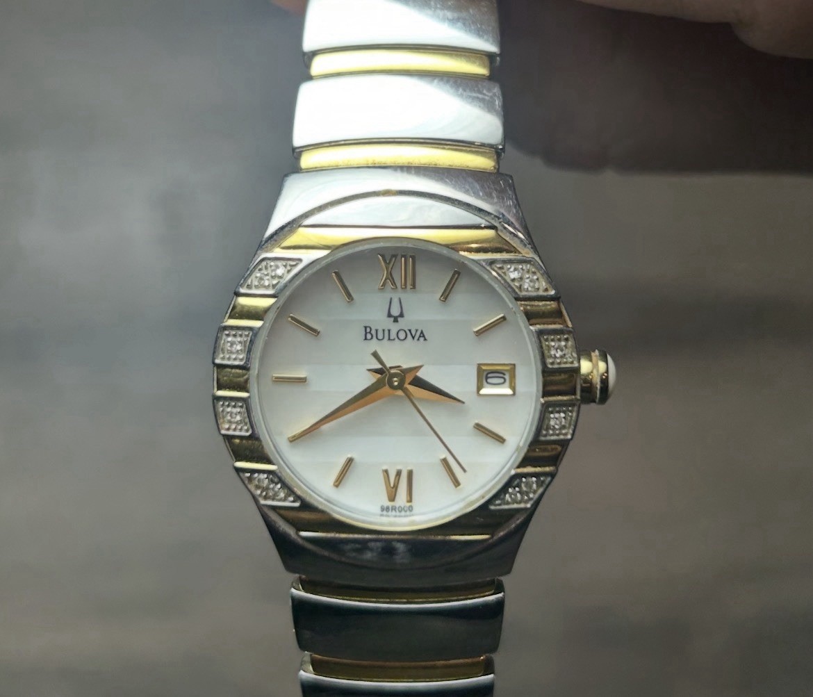 Vintage BULOVA Women\'s Watch Tone c976856 Works Perfect Beautiful Vintage Bulova N5 Working Ladies Watch, Gold Tone  main image 4