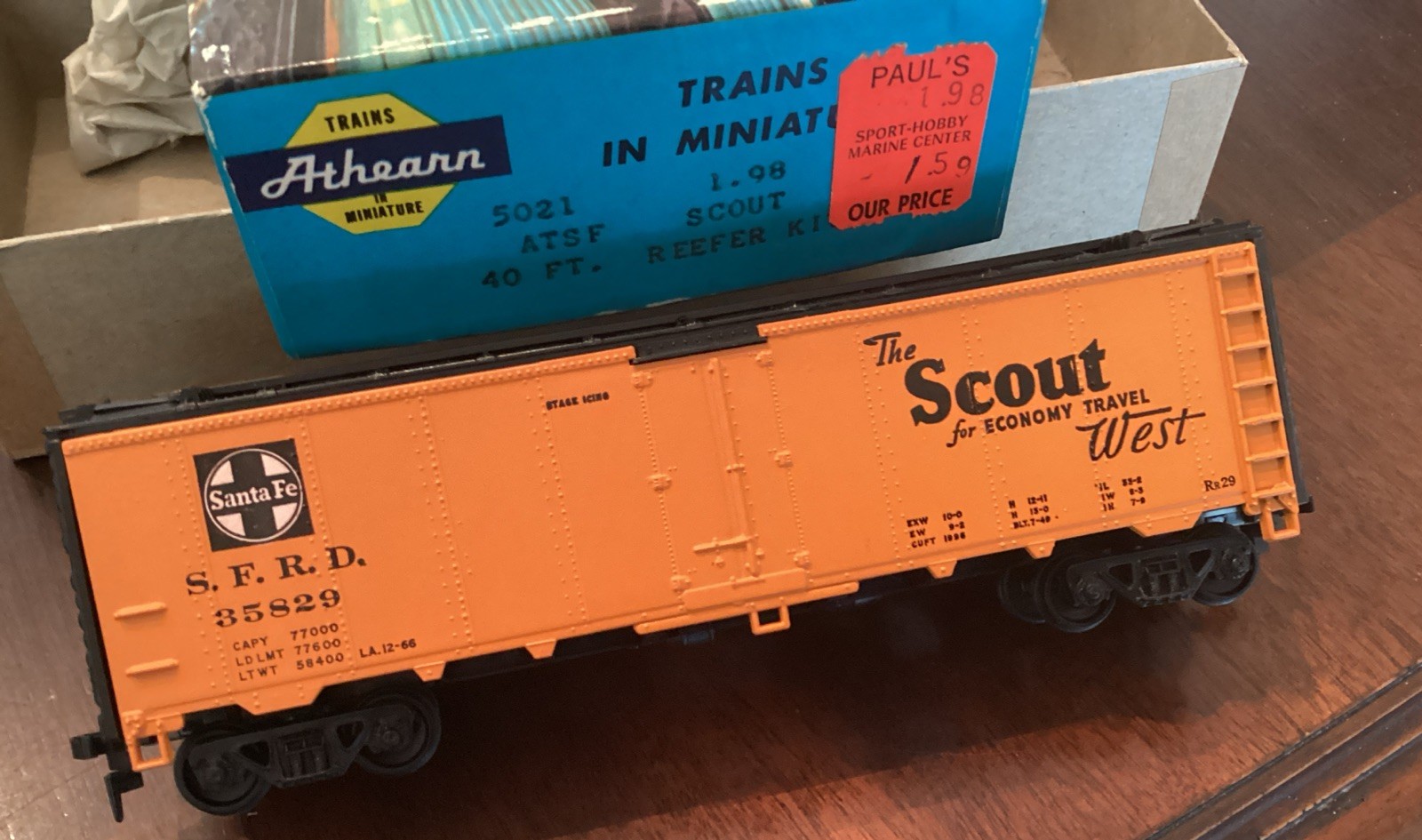 Athearn 5021 HO SFRD 35829 Santa Fe 40' Map Reefer Car Scout West RTR
