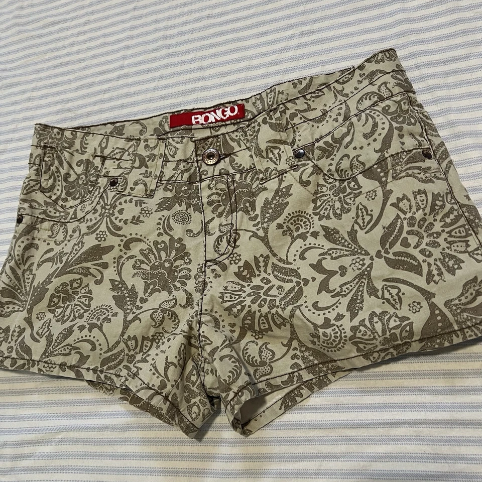 VTG 90s/Y2K BONGO Paisley Print Low Rise Shorts Size 11 Boho Retro 2000s - Image 4 of 4