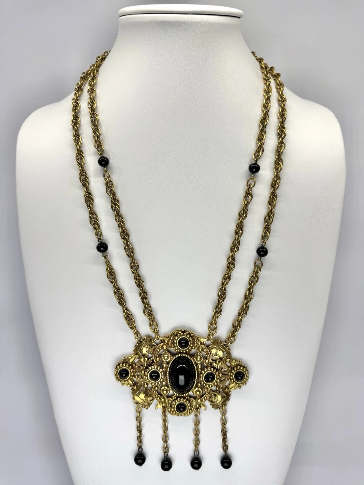 PAULINE RADER Black Cabochon Ornate Etruscan Revival Vtg Necklace Jewelry N60