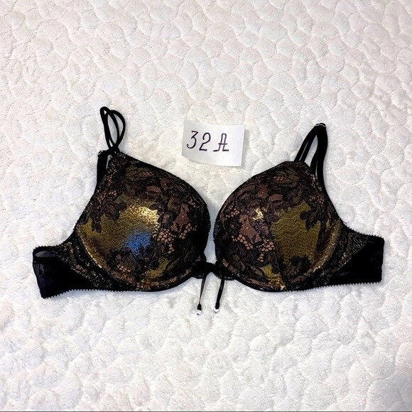 Victoria’s Secret Bombshell PushUp Adds 2 Cup Sizes Bra 32A