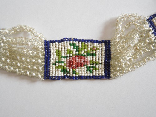 Catena antica, Choker Perle di Vetro Ricamate Motivo Papagai Farfalla Rosa 34 cm - Foto 4 di 12