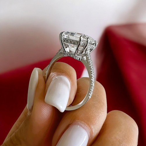 Anello di fidanzamento donna in oro bianco 18 kt taglio Asscher 3,50 ct diama... - Foto 4 di 13