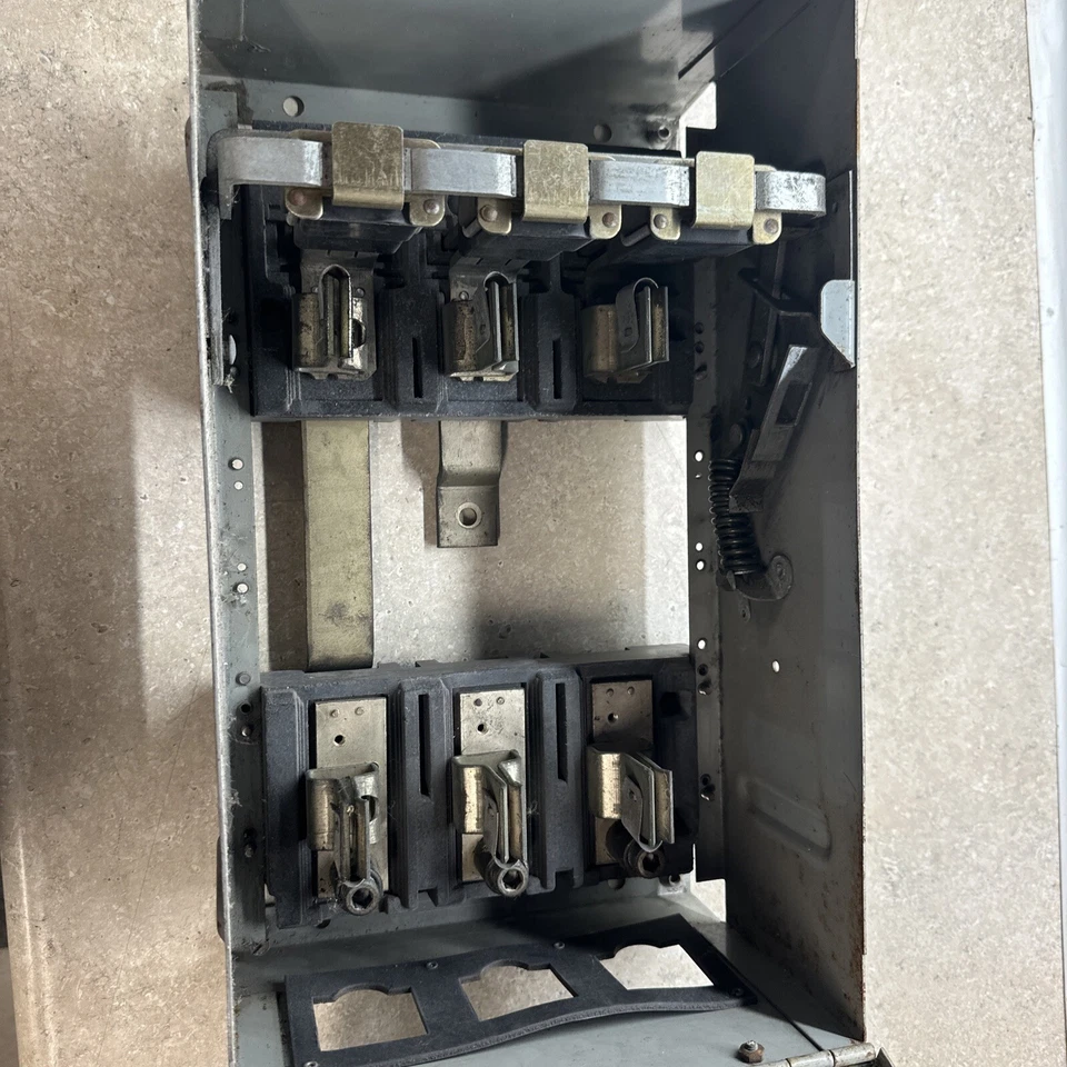 I.T.E. Vacu-Break 面板开关 V7F3604 — 第 3/4 张图片