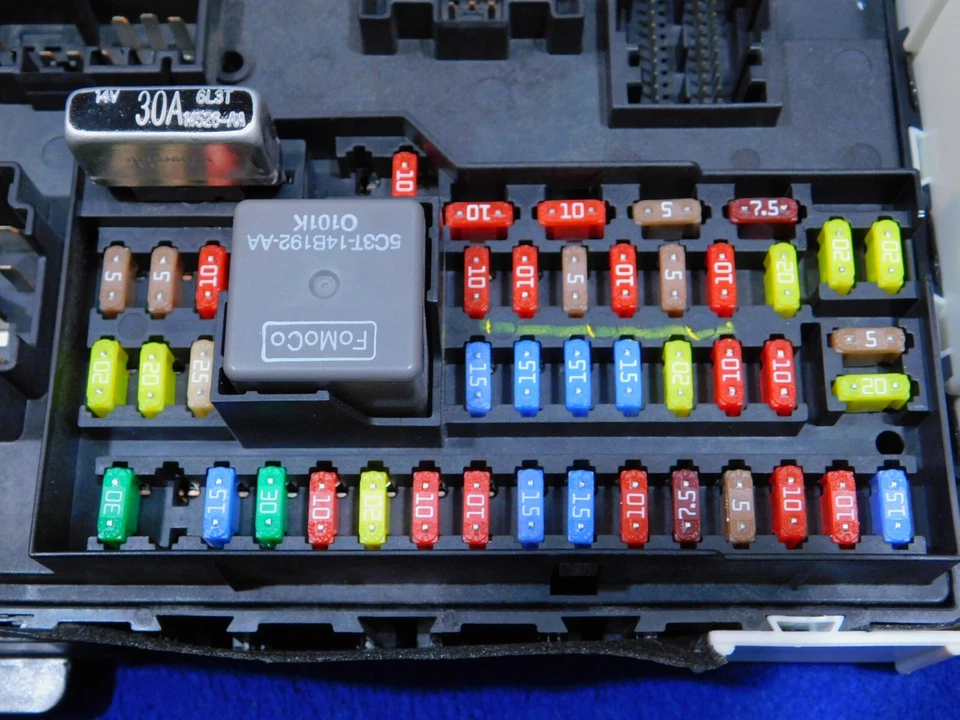 11 2011 Ford Mustang Coupe GT Manual Trans Multifunction Box Module Take Off N17 - Image 3 of 4