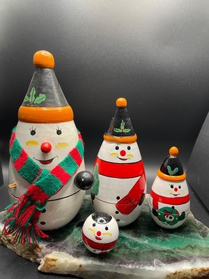Vintage Snowman 4 Nesting Dolls Knitted Scarf Matryoshka Holiday White READ