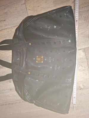 MCM Reisetasche Weekender Leder Schwarz 30 39 L ohne Rollen mit Extra-Fächern
