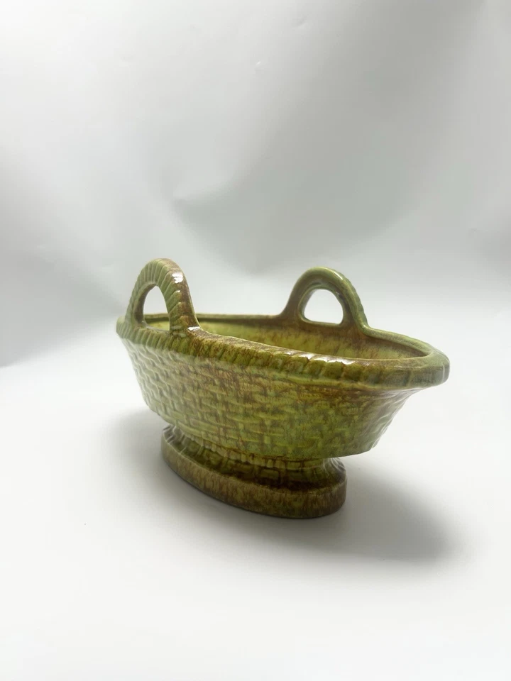 Haeg USA - Vintage Ceramic Art Pottery Basket. - Image 4 of 4