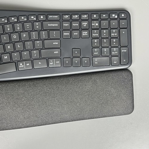 Logitech ERGO K860 Wireless Keyboard - Black w/ USB Receiver - Picture 5 of 19