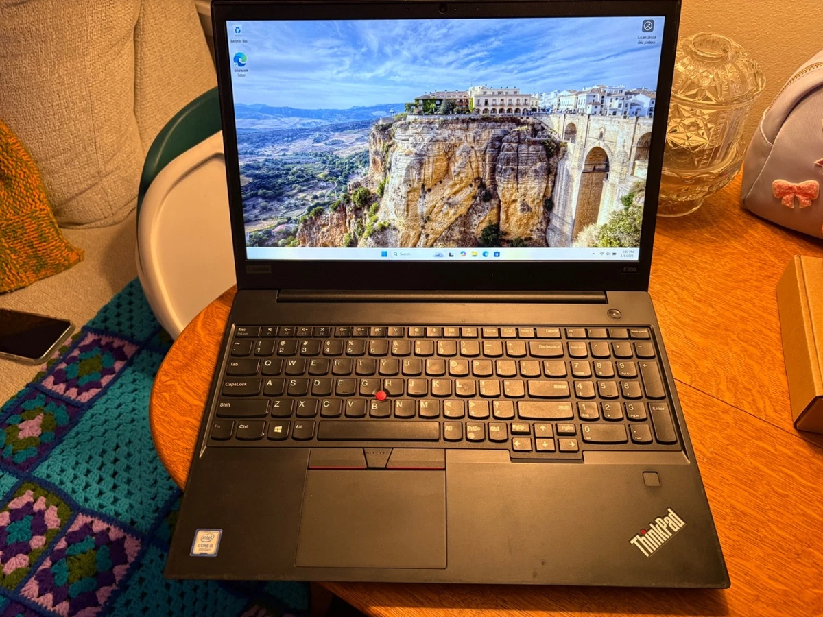 Lenovo Intel Core i5 7th Gen. PC Laptops & Netbooks 256 GB SSD