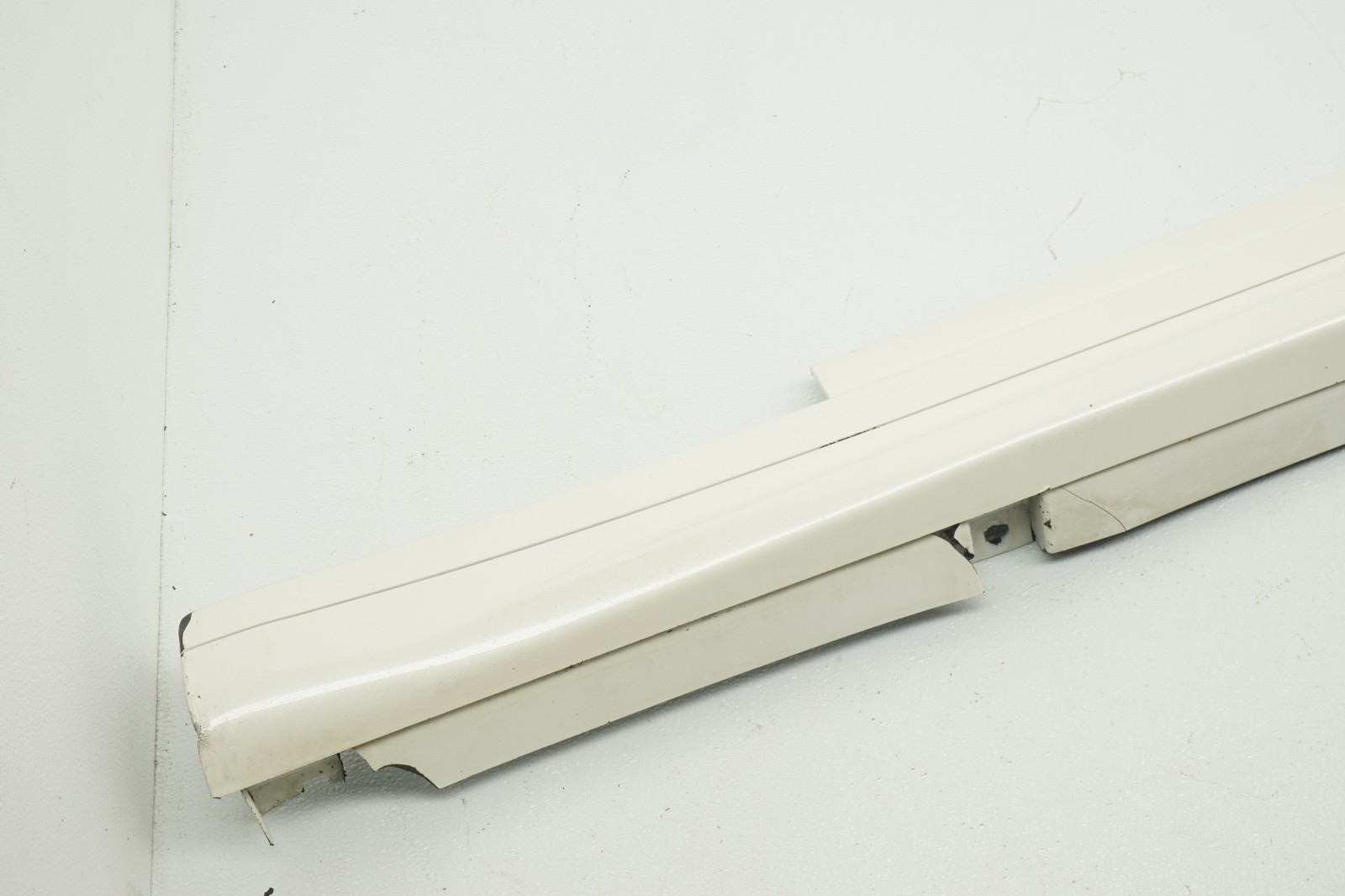 2014-2020 MASERATI GHIBLI M157 OEM LEFT  ROCKER PANEL SIDE SKIRT (DEFECT)