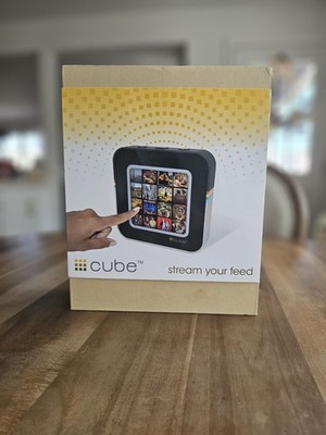 CUBE Stream Your Feed Digital Picture Frame (White) Social Connect Friends NEW