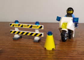 LEGO City LOT 60007 4432 High Speed Chase Elite Police Motorcycle Garbage Truck