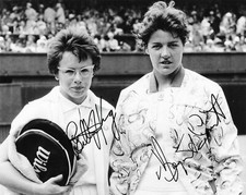 margaret smith court billie jean moffit before a match signed 10x8 photo