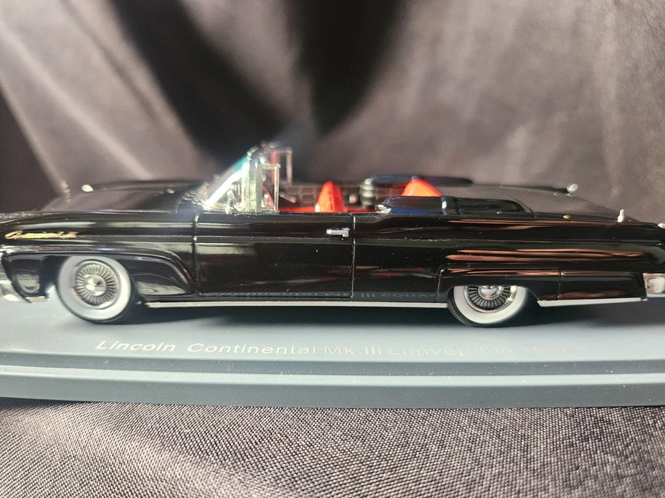 NEO Models 1958 Lincoln Continental MK.III Convertible 1:43 Scale Inv. #3927 - Image 4 of 4