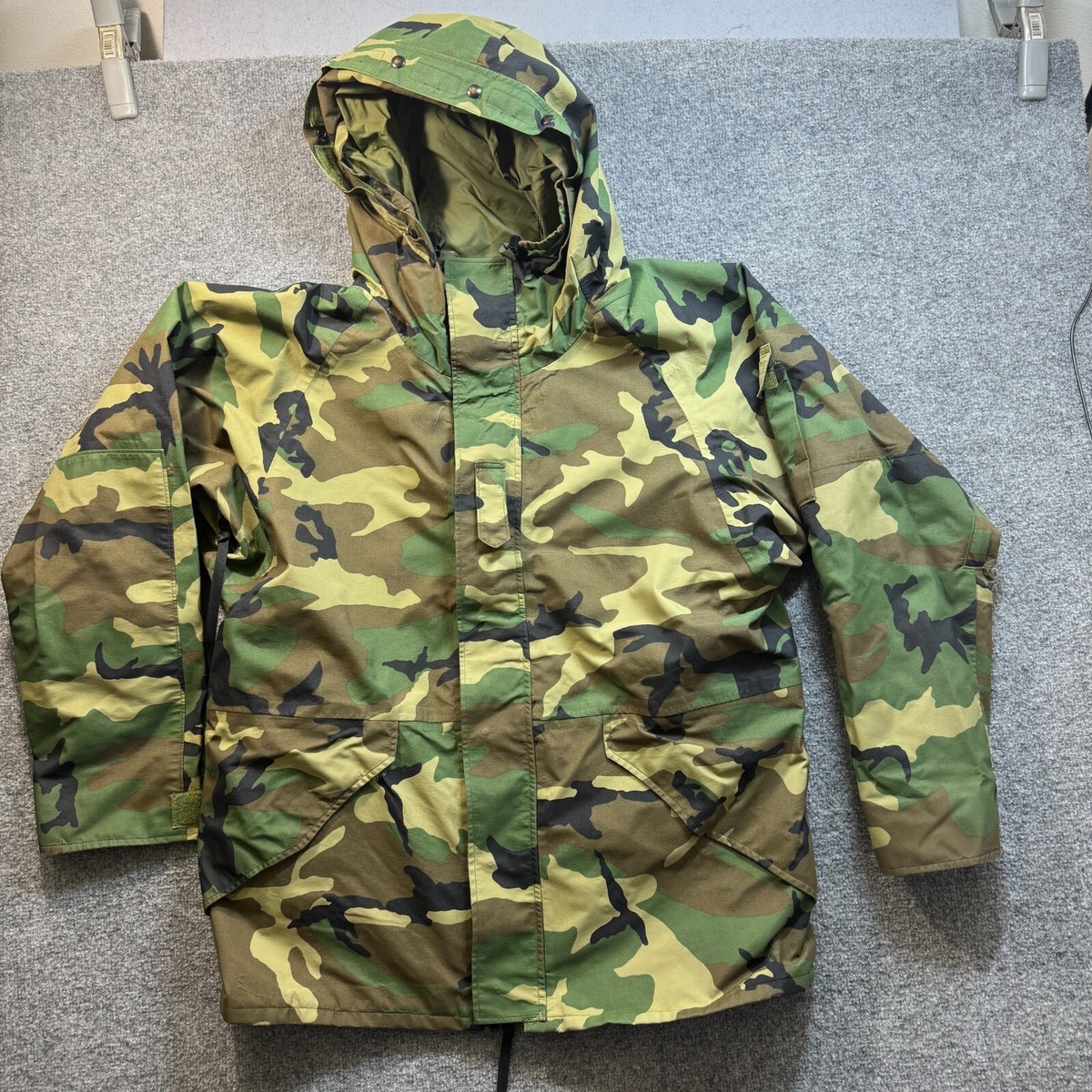US Military Cold Weather Woodland Camo Parka Mens Large long 8415
