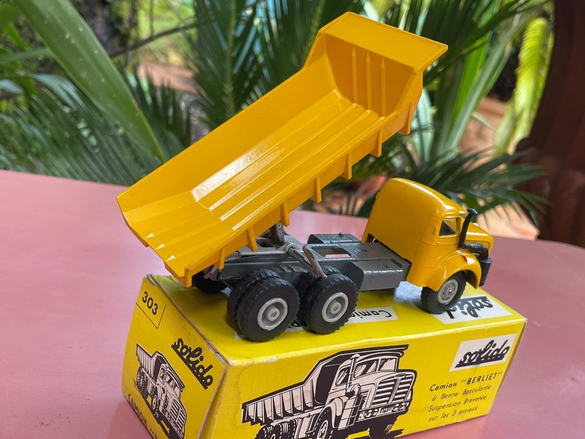 SOLIDO 1/43 CAMION BERLIET à BENNE BASCULANTE Réf : 303