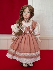 STUNNING VINTAGE PORCELAIN DOLL - 18 INCHES (45CM)