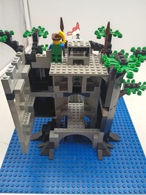Vintage1989 LEGO Castle 6077 Forestmen&rsquo;s River Fortress Complete Box Parts Read