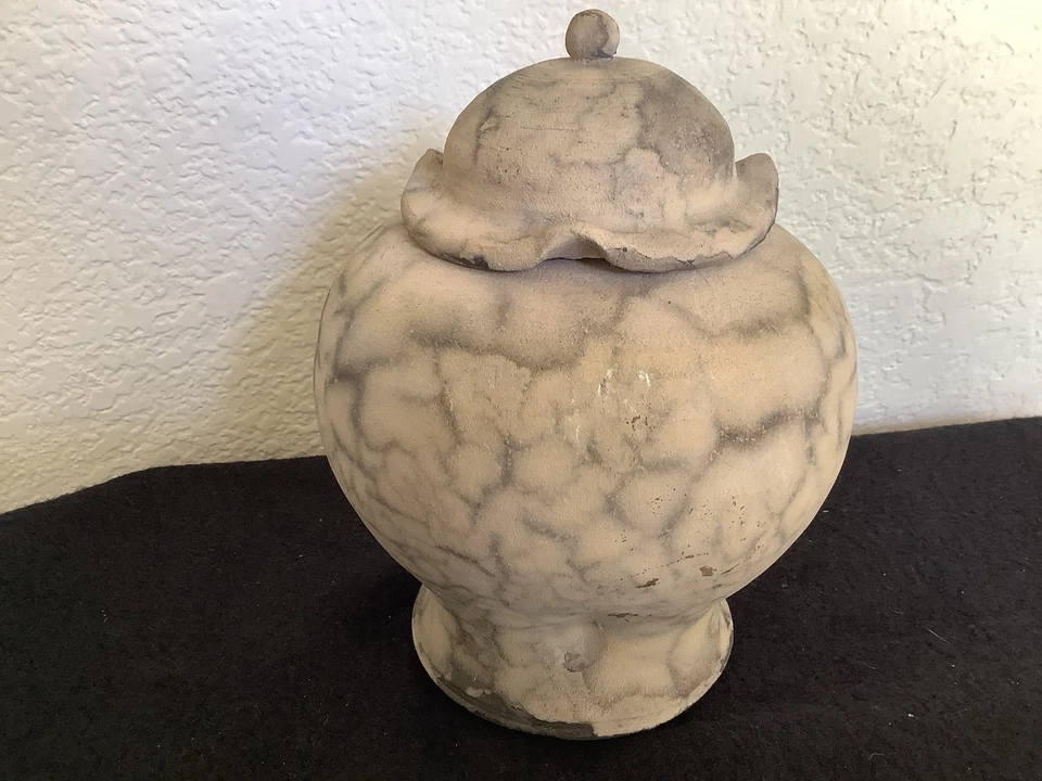 Jarrón/urna de cerámica con tapa Inaka Raku hecha a mano ahumada Foto 3 de 4