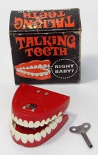 1970 Fishlove & Co. Wind-Up Talking Teeth with Original Box & Key Works!