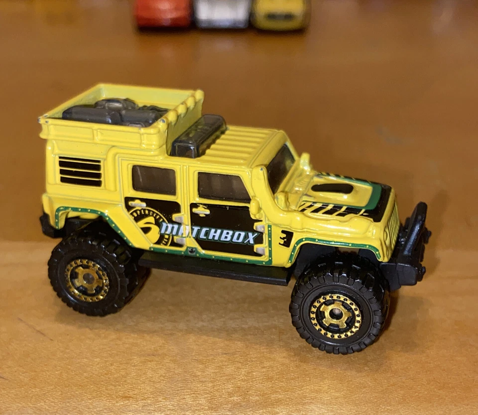 Vintage 2011 Matchbox Jeep Wrangler Superlift Mountain Rare Yellow Original Old - Image 2 of 4