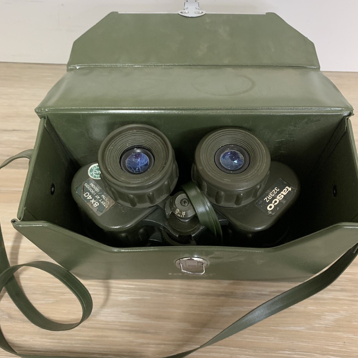 TASCO 323RZ GREEN BINOCULARS 8X40 WIDE ANGLE, 472 FT 1000 YDS 157