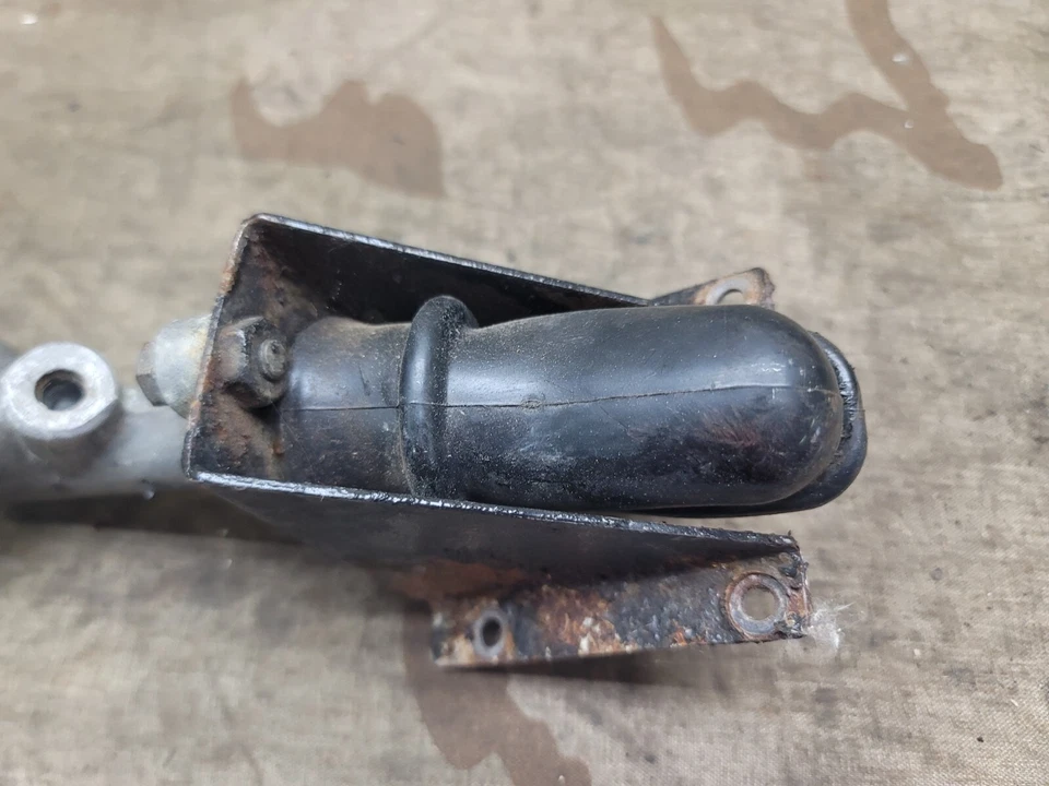  1974 1975 1976 77 1978 1979 1980 Triumph Spitfire Clutch Master Cylinder - image 3 of 4