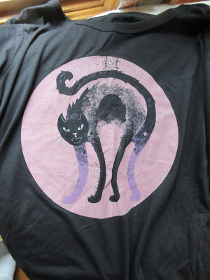 CURBSIDE CLOTHING BOUTIQUE T-SHIRT BAD CAT SIZE M LSLV ROUND NECK SOFT COTTON BL