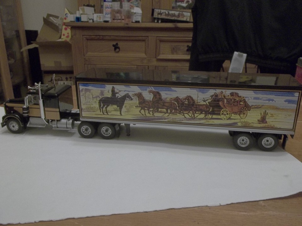 Semi-remorque Altaya N°43 Kenworth W925 Smokey And The Bandit - Ixo 1/43