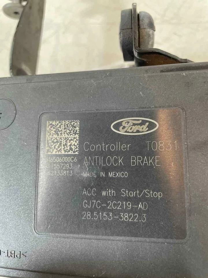 Conjunto de bomba de freno antibloqueo ABS de 2,0 l Gj7c2c219ad OE para Lincoln MKC 2017-2018 Foto 3 de 4