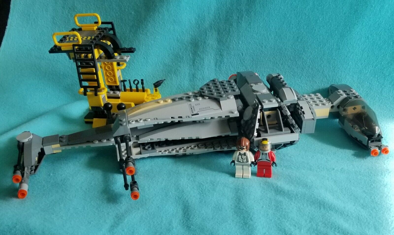 LEGO Star Wars B-Wing Fighter w/ Minifigs Dock | eBay