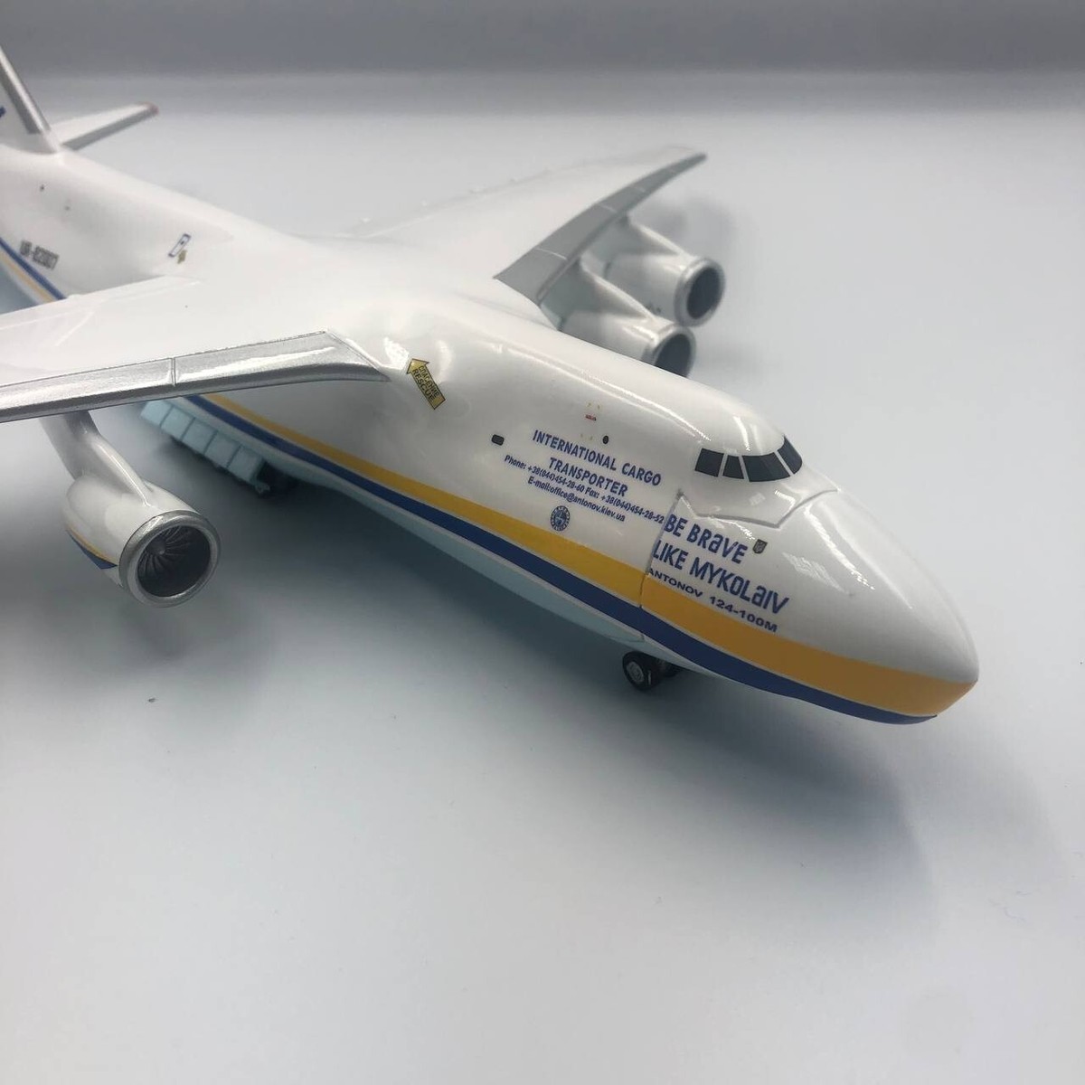 Official model ADB Antonov An-124 Condor scale 1:200 UR