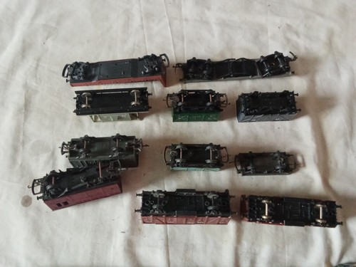 GRAVEYARD OF OO/HO GAUGE FLAT WAGON`S BOX WAGONS TRI-ANG AND OTHER MAKES (D50) - Foto 6 di 8
