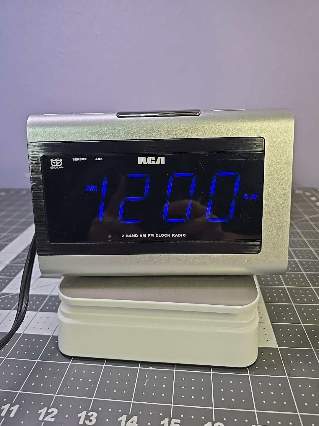 Radio Aux Rp5430a Am Fm Dual Alarm Tested Retro Table