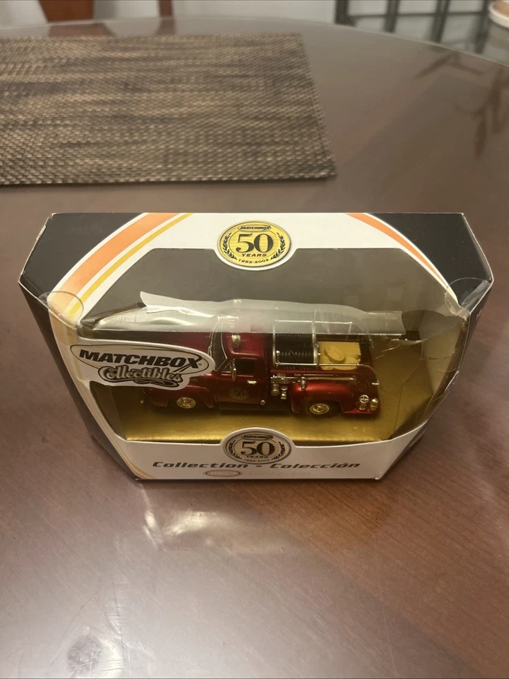 MATCHBOX COLLECTIBLES 50 YEARS 1953 Ford F-100 Fire Truck , Damaged Box - Image 2 of 2