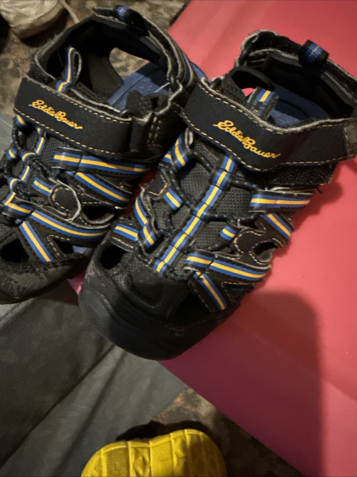 Lote de 2 Sandálias Masculinas Tamanho 7 e 8 – Sapatos Gymboree & Eddie Bauer Verão Externo - Imagem 3 de 4