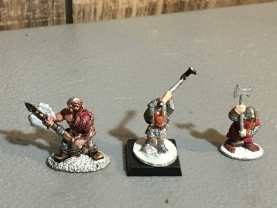 A24860 UNBRANDED METAL TABLETOP OLD OOP D&D FANTASY WARRIORS DWARFS MINIATURES