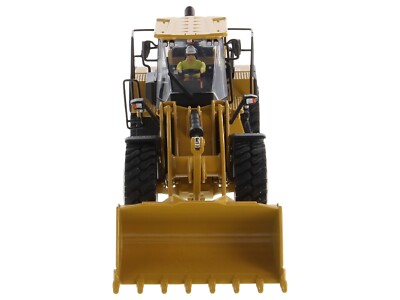 CAT CATERPILLAR 966 GC WHEEL LOADER WITH OPERATOR 1/50 BY DIECAST
