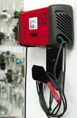 Telwin Wandhalterung für Doctor Charge und Pulse Ladegerät Auto Booster Starter