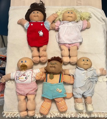 Lot of 5 Vintage CABBAGE PATCH KIDS Dolls & Clothes - Some Hard To Find!