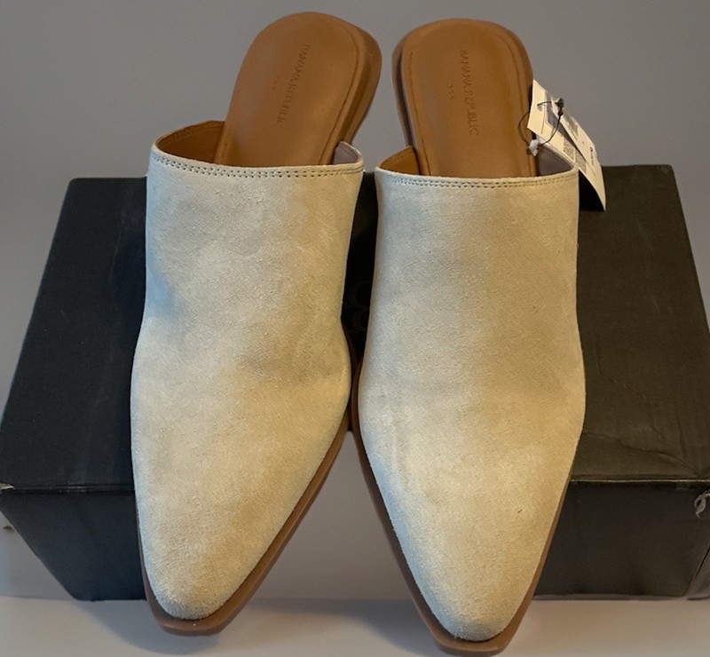 New WithBox BANANA REPUBLIC  Suede Leather Heeled Mule Slip On Shoes Bone  Sz-9