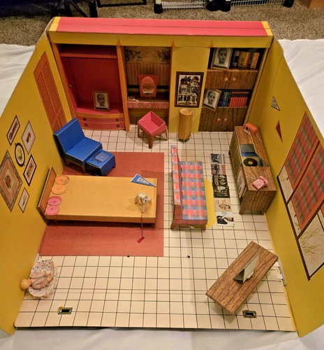 Title: Vintage 1962 Barbie Dream House #816 – Original Cardboard MCM – Archival