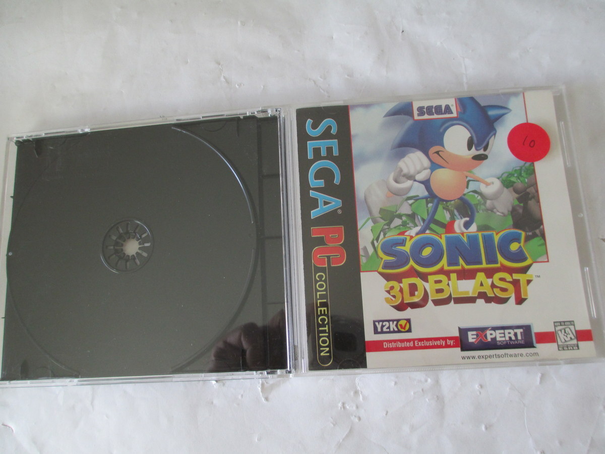 Sonic 3d blast game and front insert booklet in cd case Sega