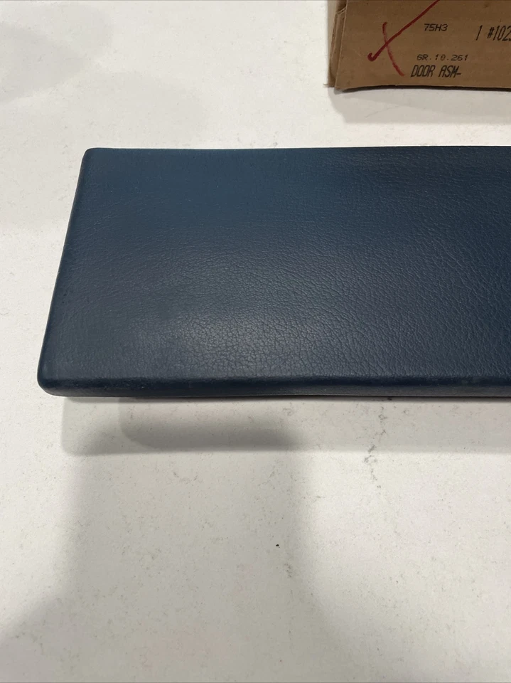 Новый GM 10231231 1990-1993 Oldsmobile силуэт перчаточный ящик двери синий OEM - Изображение 2 из 4